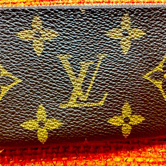WOW POSHMARK - Authentic Louis Vuitton Monogram Canvas Wallet - Picture 8 of 16